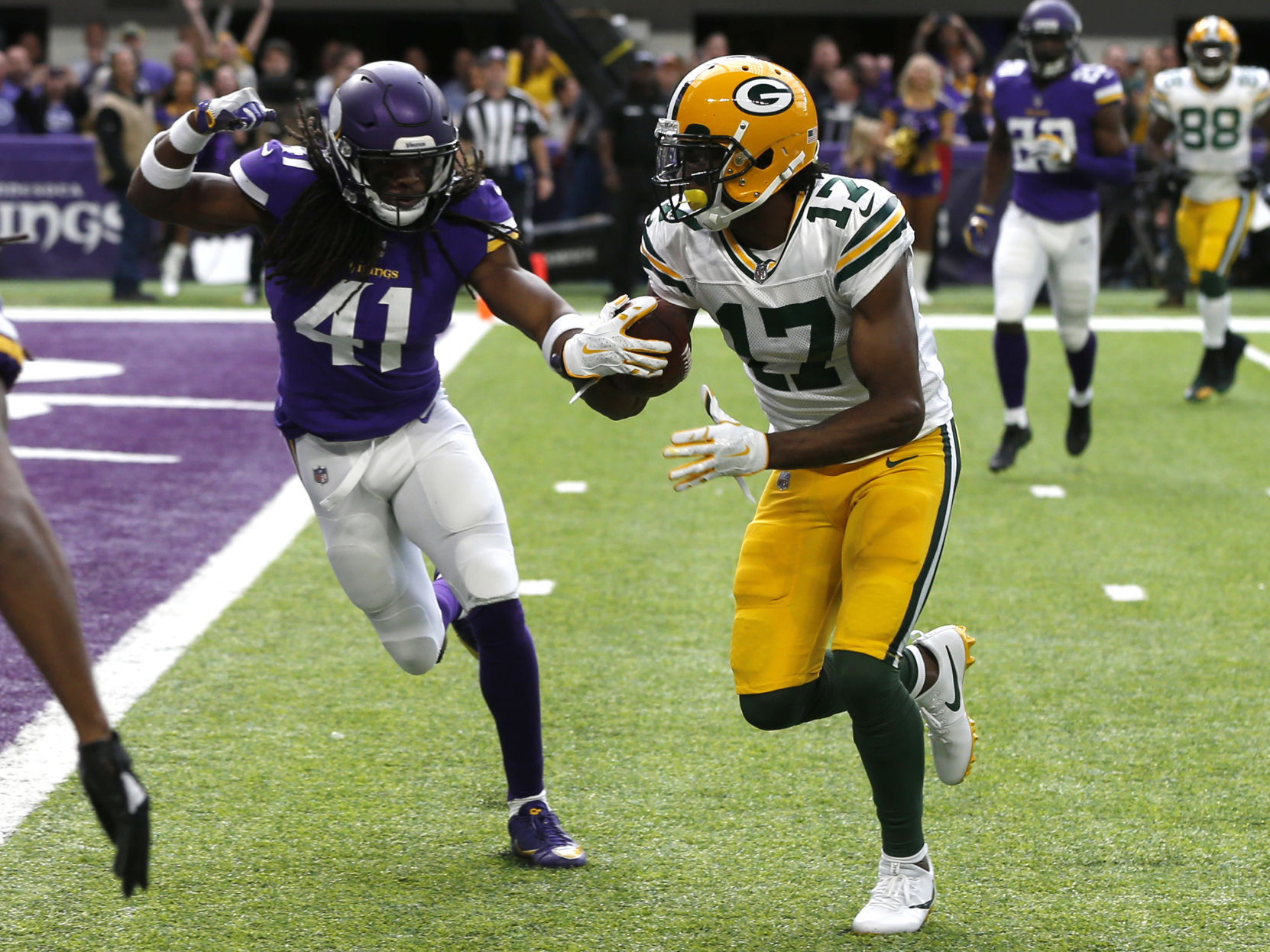 Brett Hundley finds Davante Adams for touchdown